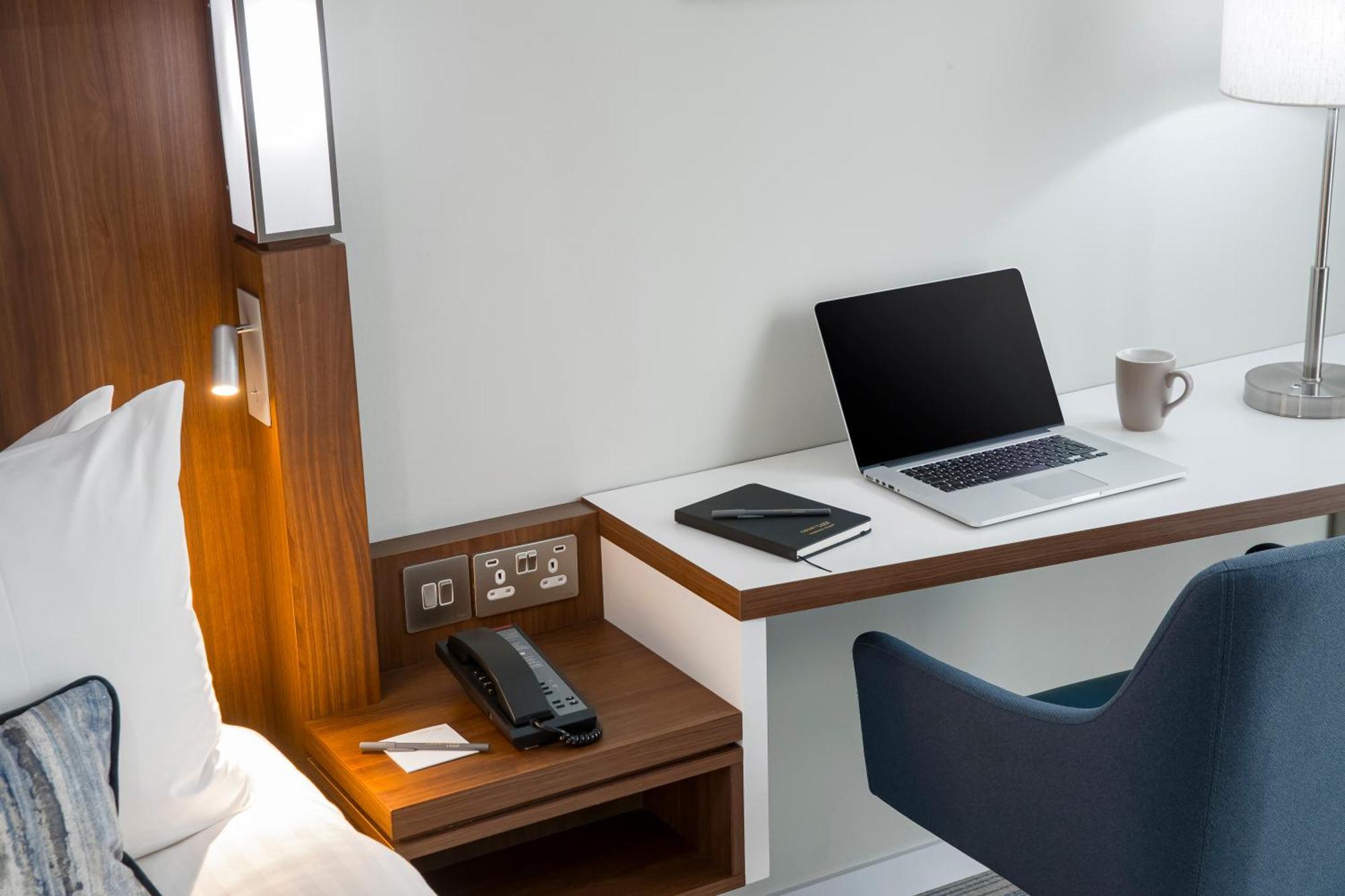 Courtyard By Marriott Inverness Airport Екстериор снимка